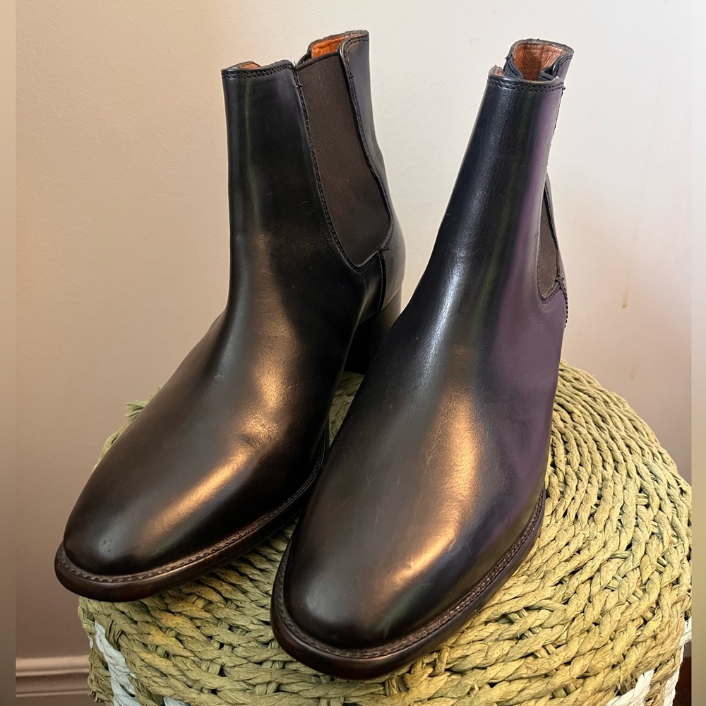 Frye Black Leather Chelsea Boots - Size 6